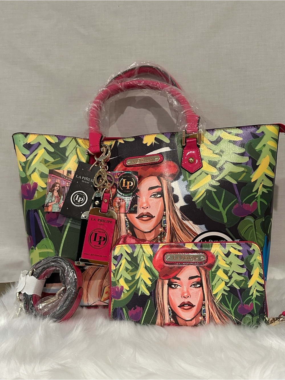 La Philipe Blooming Garden Tote Bag with Matching Wristlet Wallet Pink Green NWT